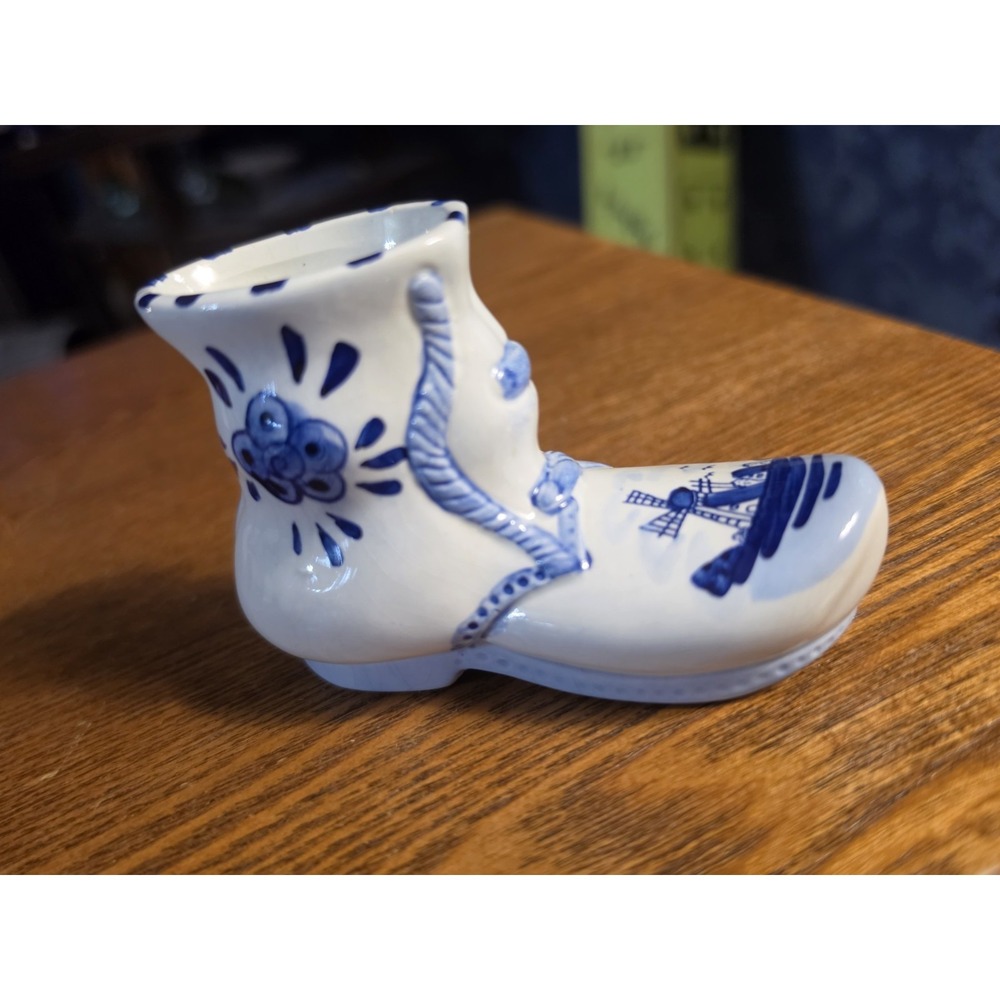 Vintage Delft Blue D.A.I.C Porcelain Hand Painted Blue & White Boot Shoe‎ 1984